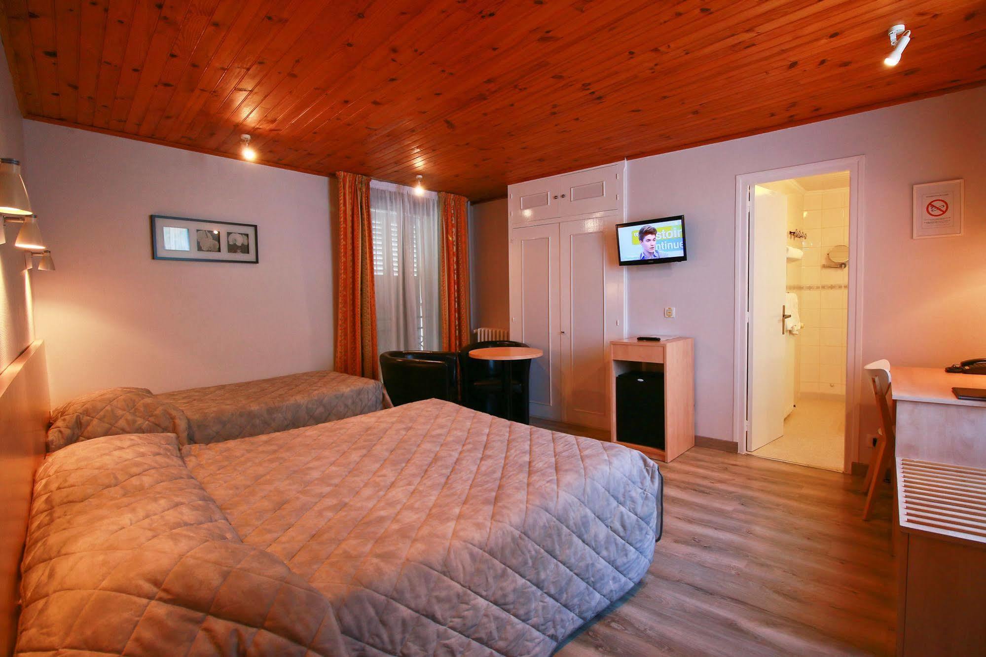 Hotel Panoramic Bagneres-de-Luchon Exterior photo